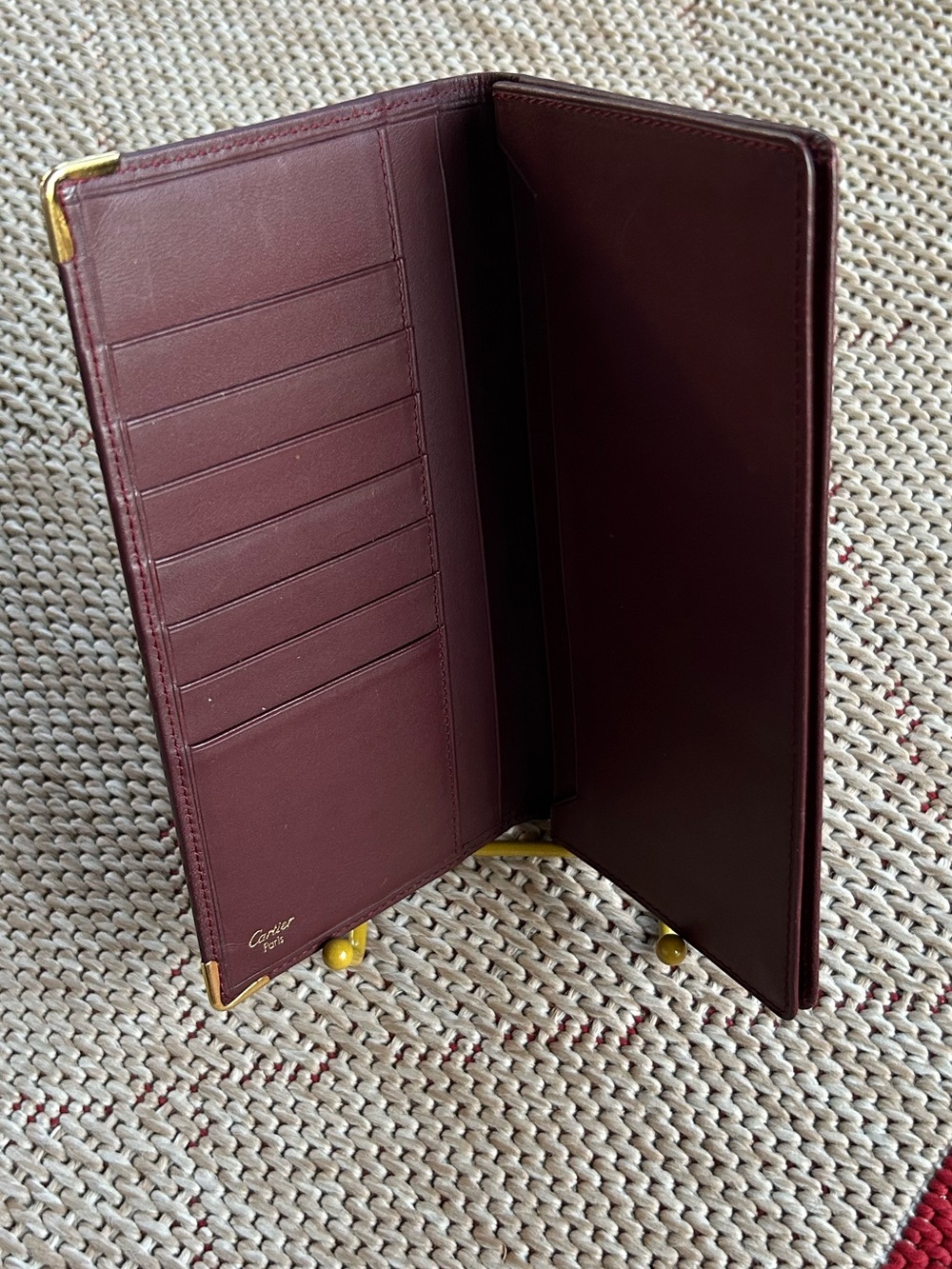 CARTIER Pre-Loved Luxury Leather Passport, Wallet, or Card Holder - Unisex - Picture 2 of 6